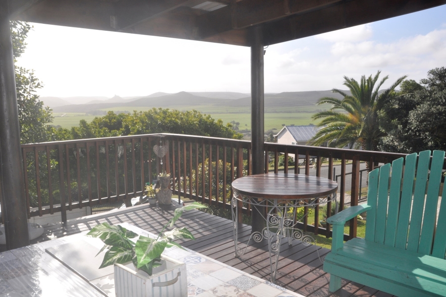 5 Bedroom Property for Sale in Fraaiuitsig Western Cape